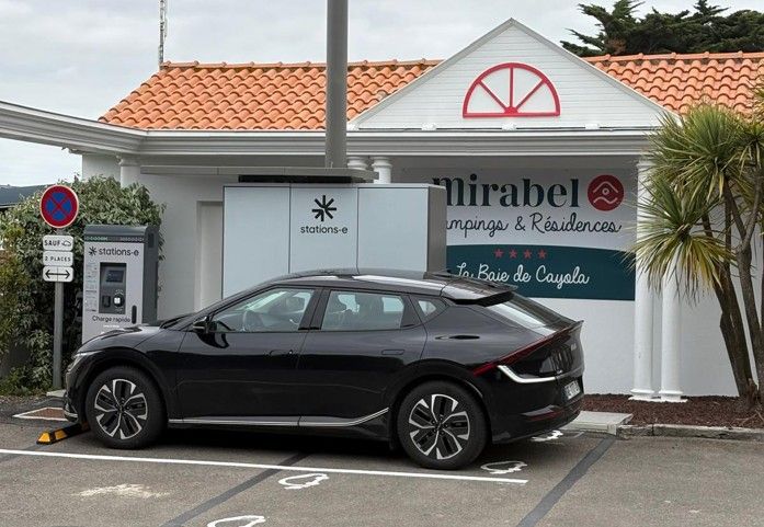 Mobilité électrique et connectivité mobile dans les zones touristiques grâce à la nouvelle génération d’équipements de Stations-e