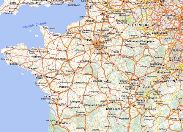 Exemple d'itinéraires en voiture électrique depuis Paris - Stations-e