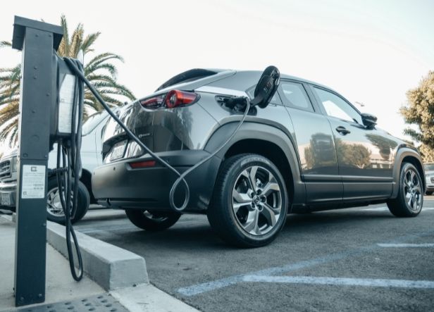 Planifier un voyage en voiture électrique, trajet, conseil, Stations-e.com